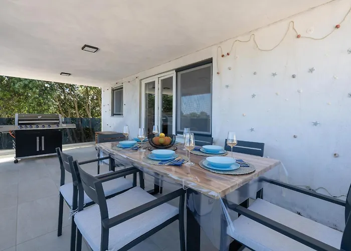 Σπίτι διακοπών 3 Bedroom In