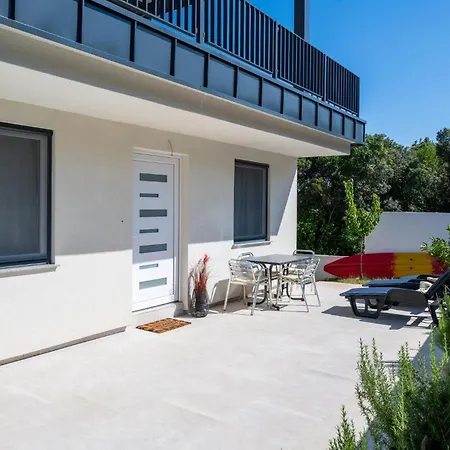 Feriehus 3 Bedroom In Peruški