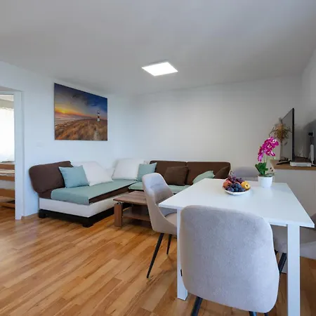 3 Bedroom In בית נופש Peruški