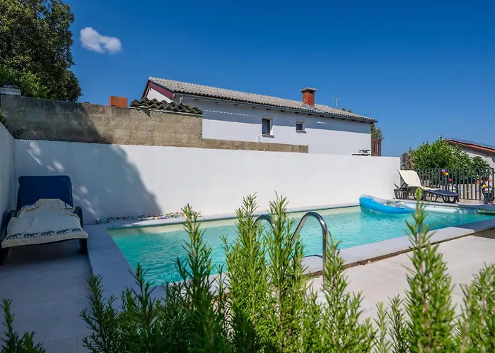 3 Bedroom In Vakantiehuis Peruški